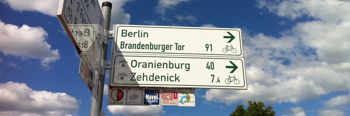 Borden van fietsroutes in Berlijn